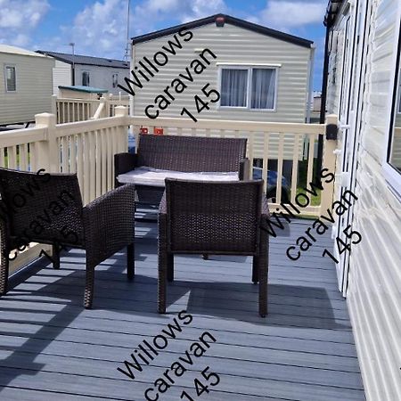 Willows Caravan 145 Llanddwywe Εξωτερικό φωτογραφία