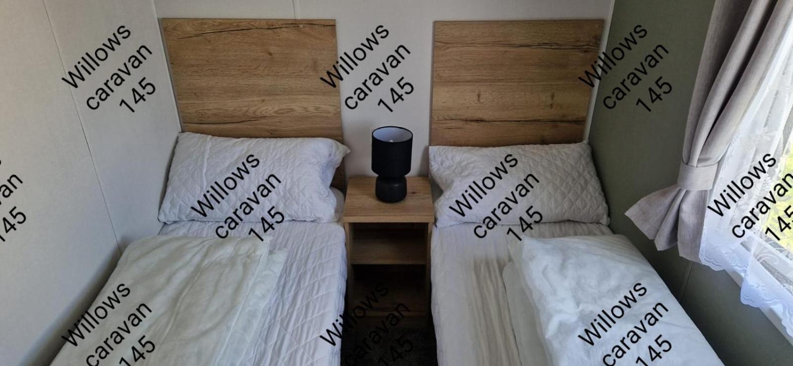 Willows Caravan 145 Llanddwywe Εξωτερικό φωτογραφία